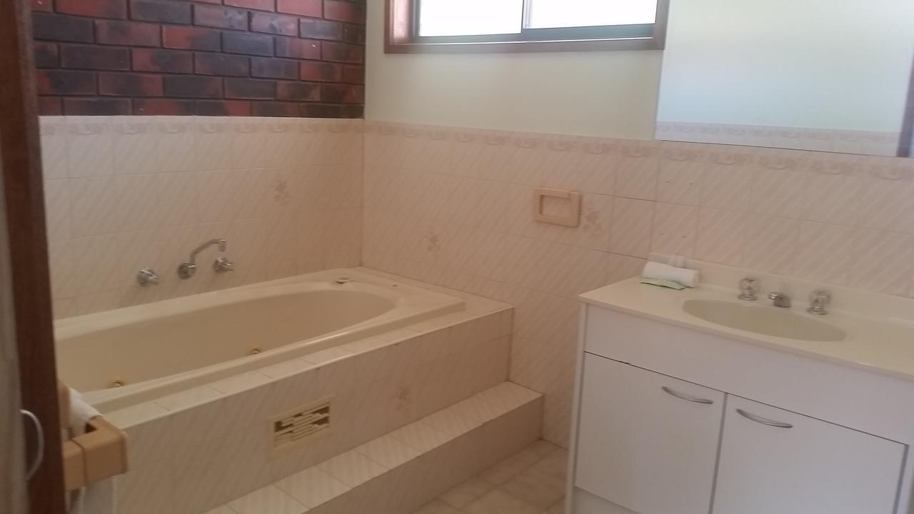 Wentworth Club Motel Екстер'єр фото